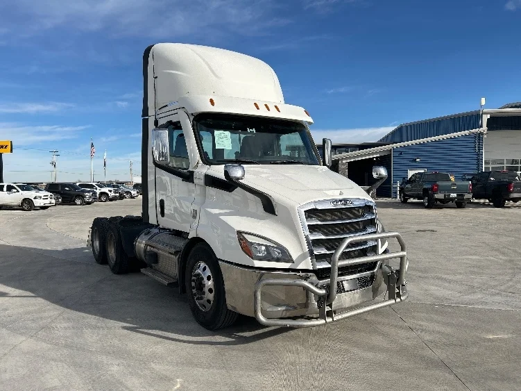 2021 Freightliner Cascadia in Aurora, CO