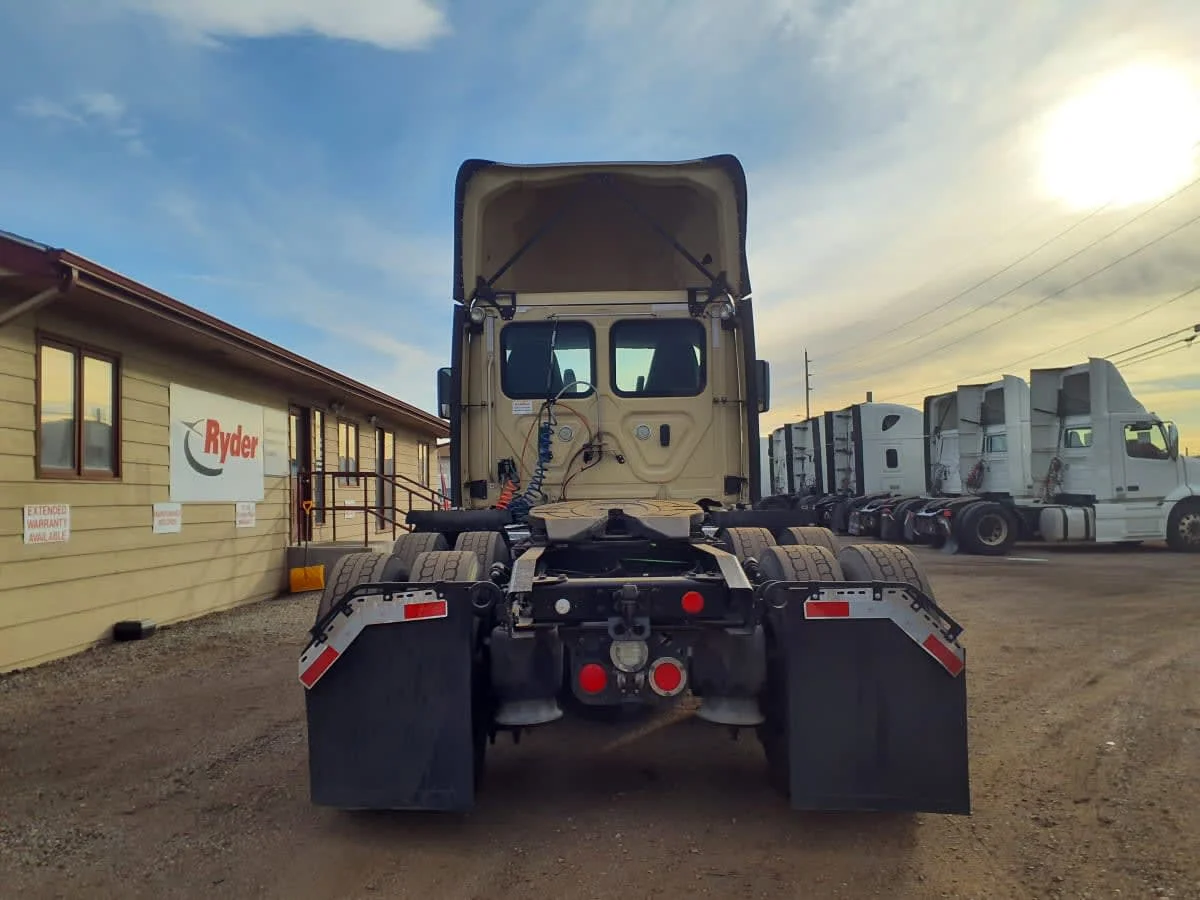 2019 Freightliner Cascadia in Commerce City, CO — photo 5