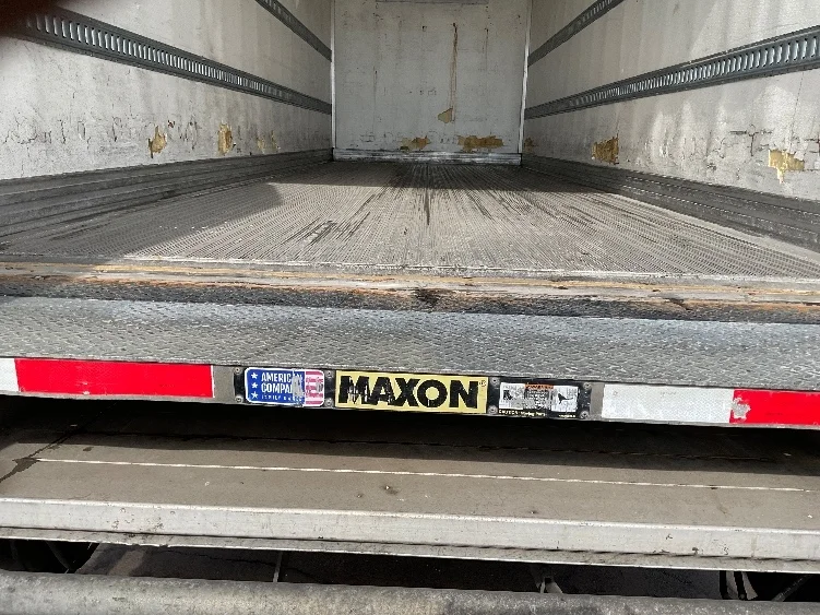 2018 International 4300 - image 10