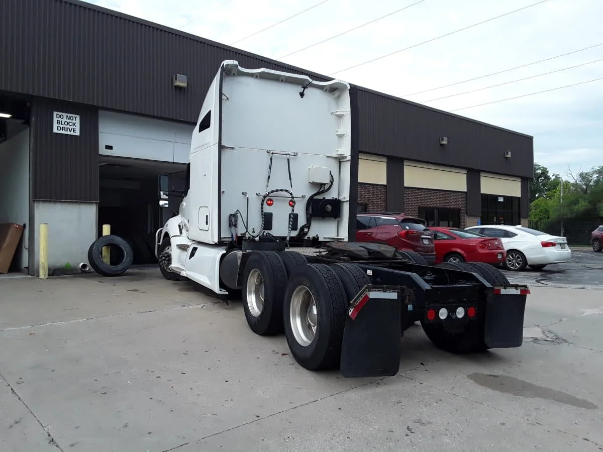 2021 Kenworth T680 in Kansas City, MO — photo 6