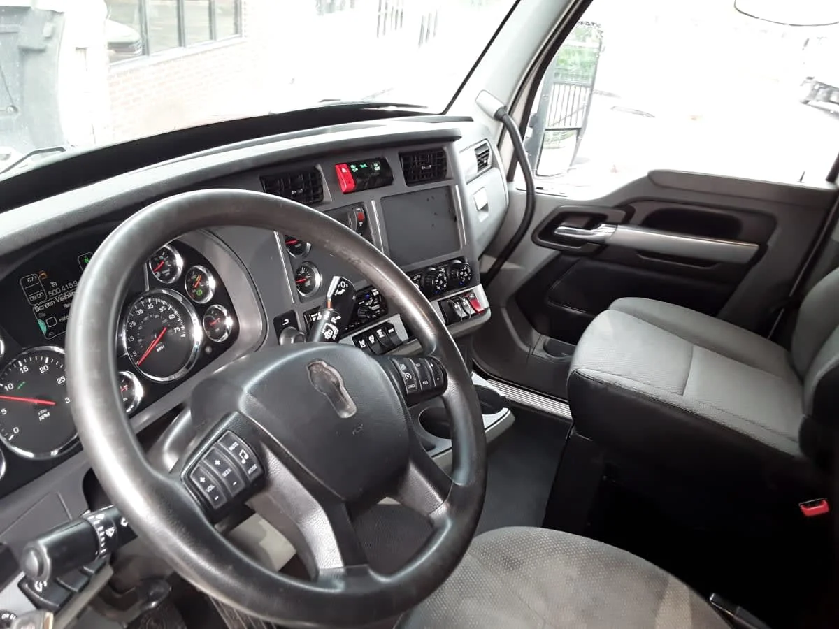 2021 Kenworth T680 in Kansas City, MO — photo 7