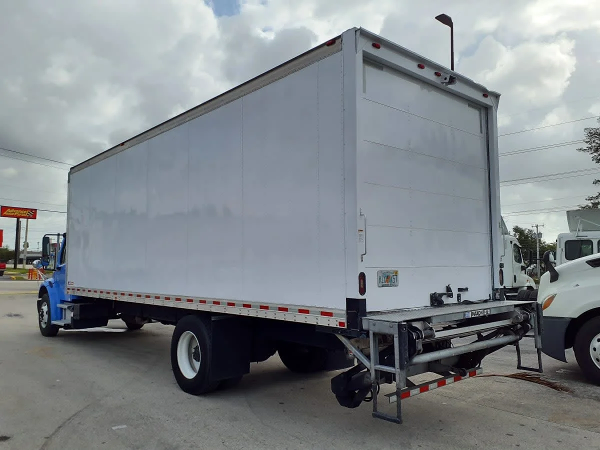 2019 Freightliner M2 106 in Miami, FL — photo 6