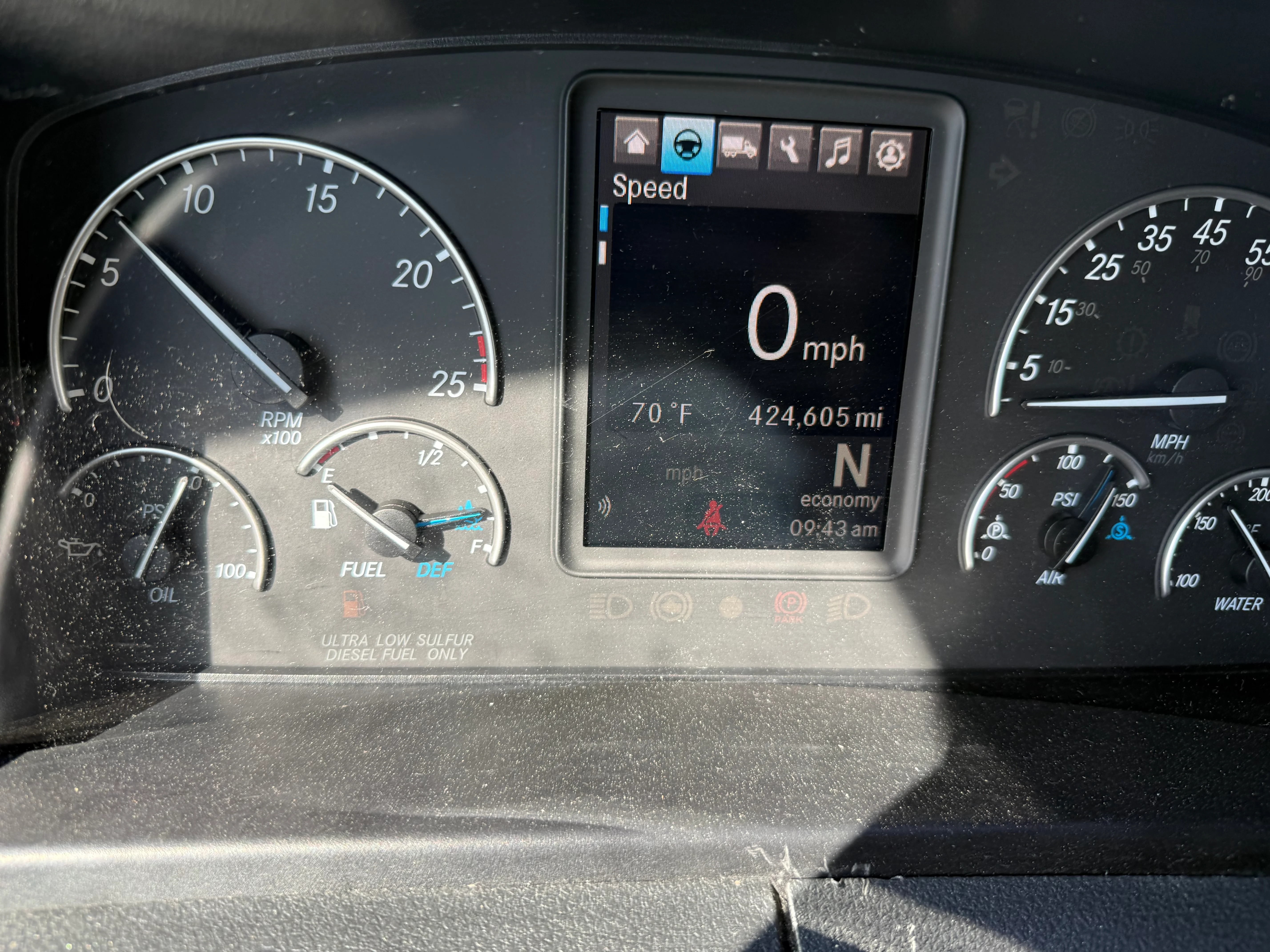 2023 Freightliner Cascadia in Fontana, CA — photo 16