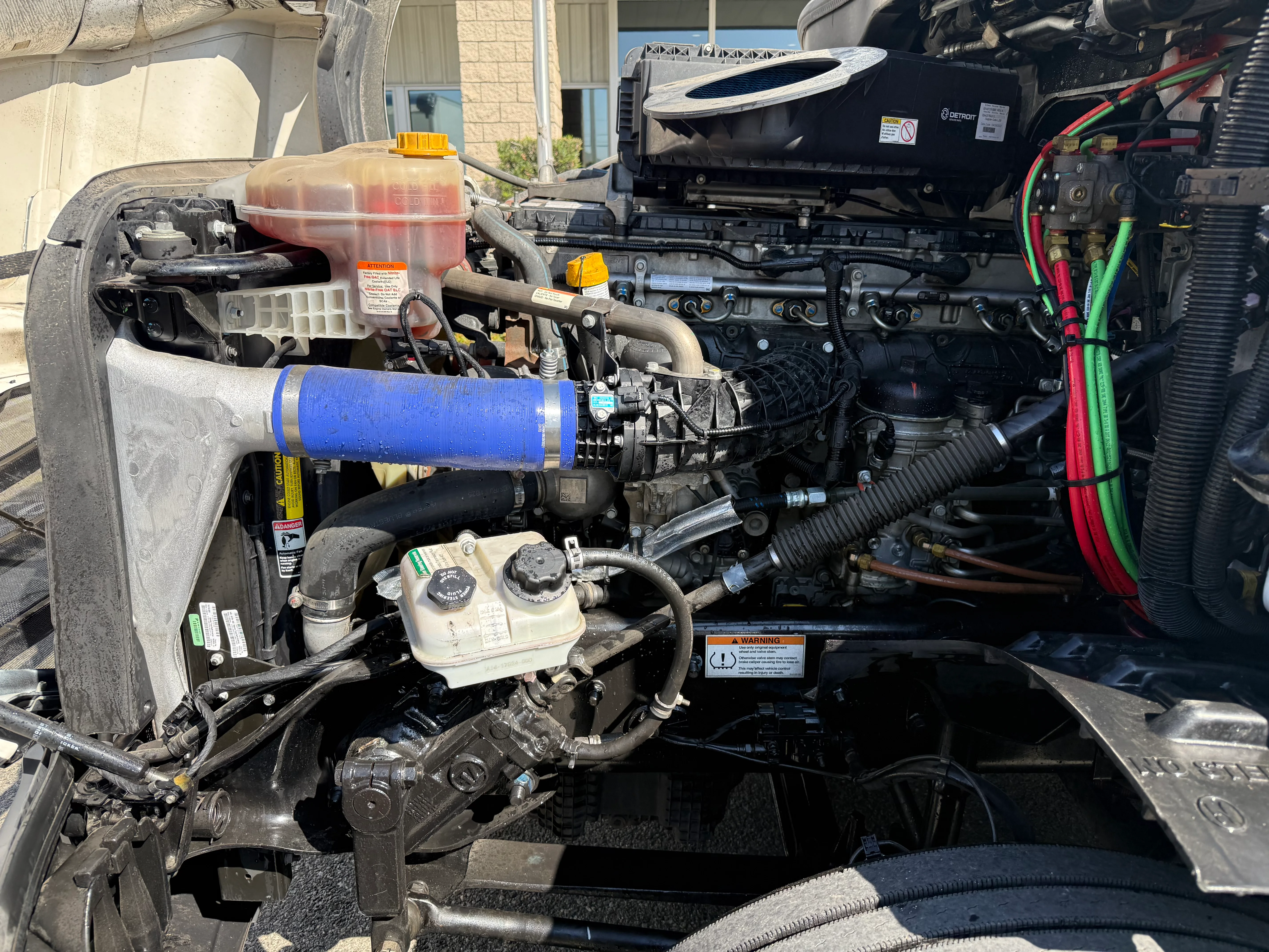 2023 Freightliner Cascadia in Fontana, CA — photo 12