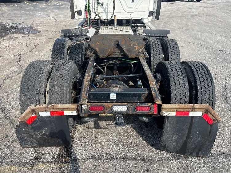 2020 Freightliner Cascadia - image 6