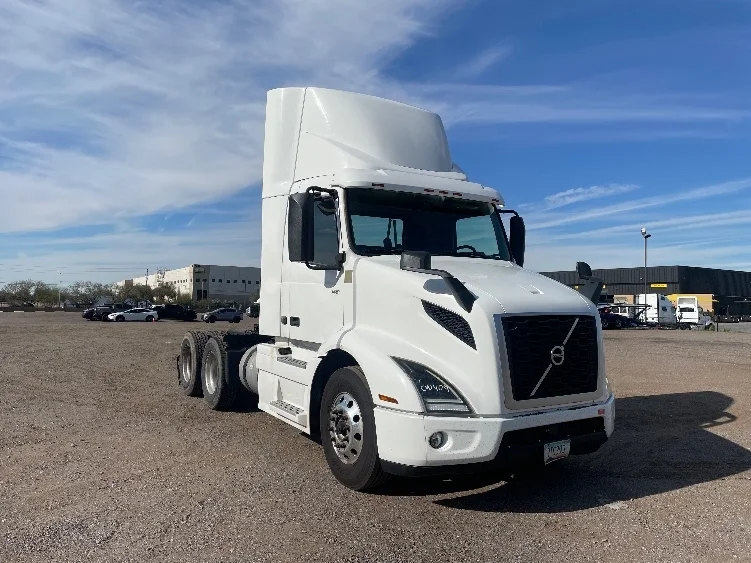 2020 Volvo VNR 640 in Phoenix, AZ