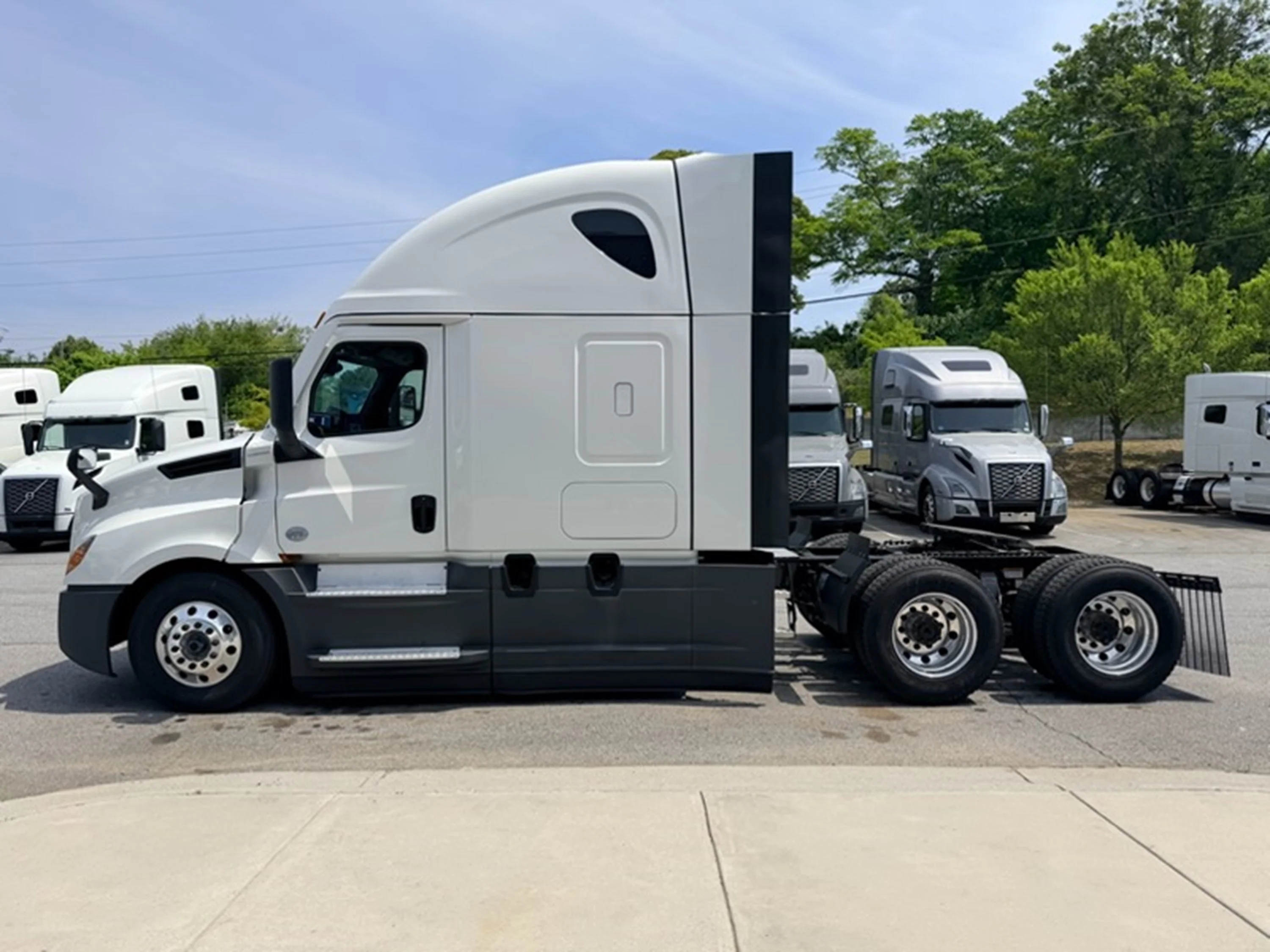 2024 Freightliner Cascadia - image 6