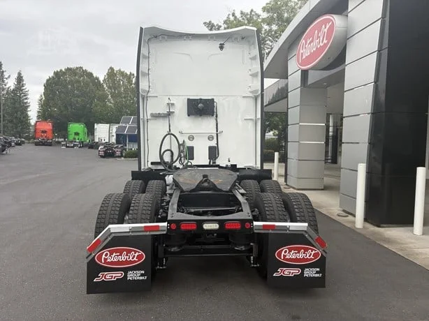 2022 Peterbilt 579 in Portland, OR — photo 4