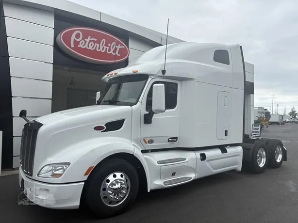 2022 Peterbilt 579