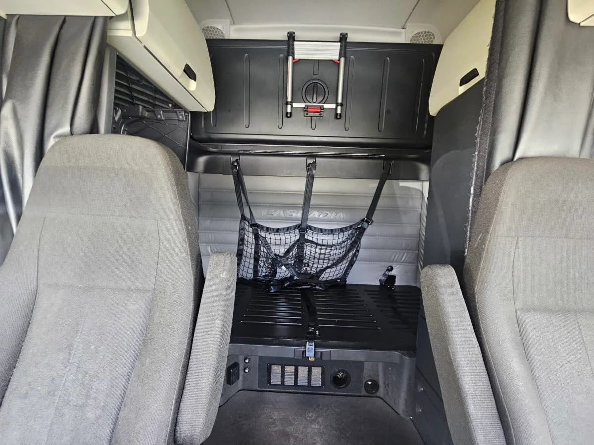 2022 Freightliner Cascadia in Orlando, FL — photo 8