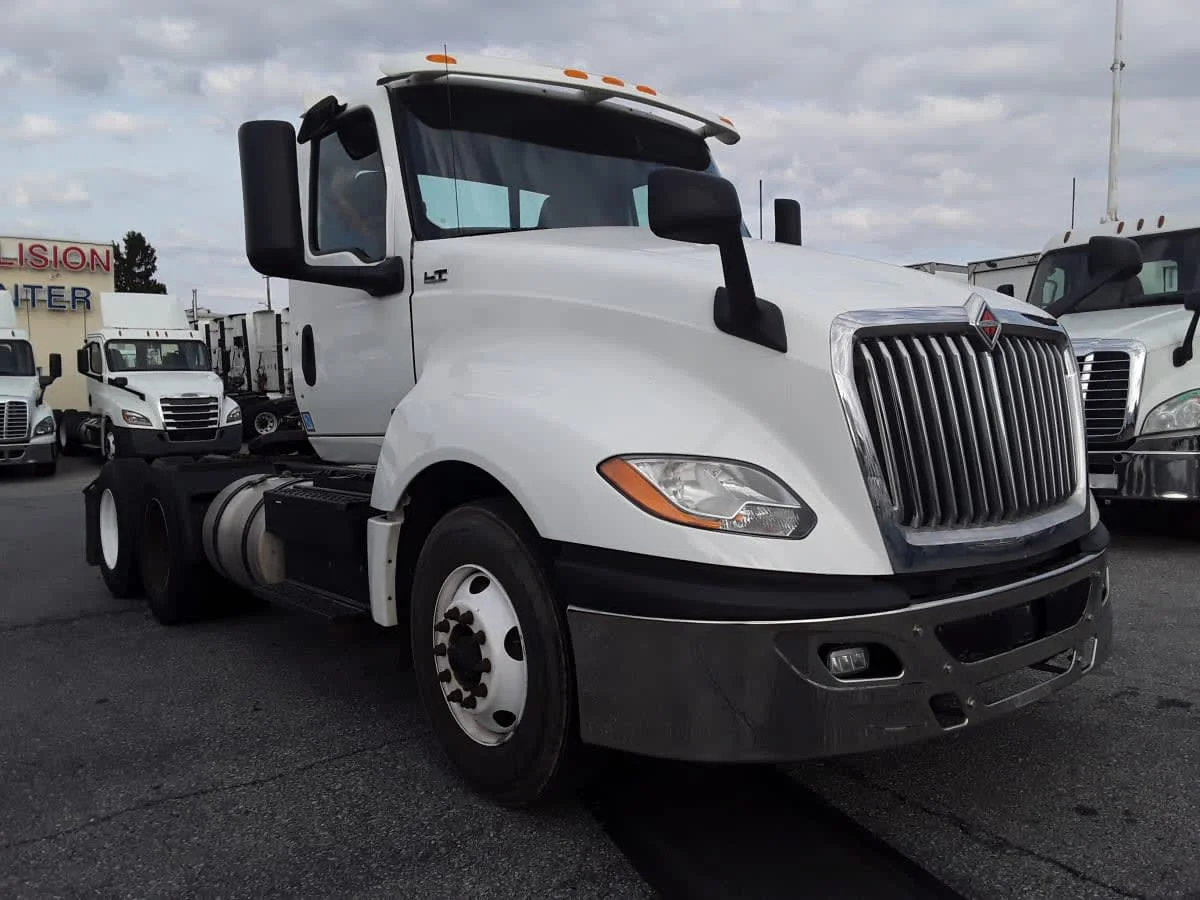 2019 International LT in Allentown, PA — photo 3
