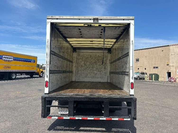 2022 Isuzu NPR - image 9