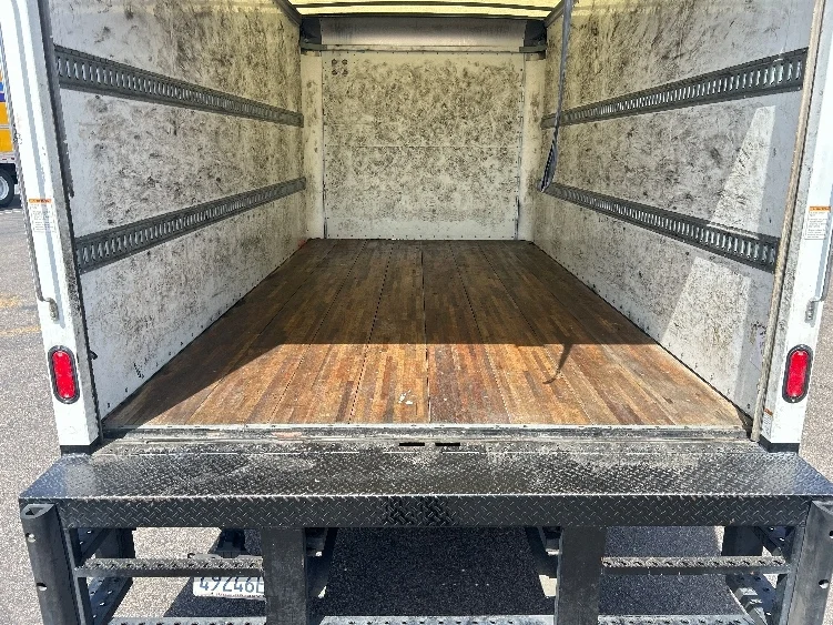 2022 Isuzu NPR - image 10