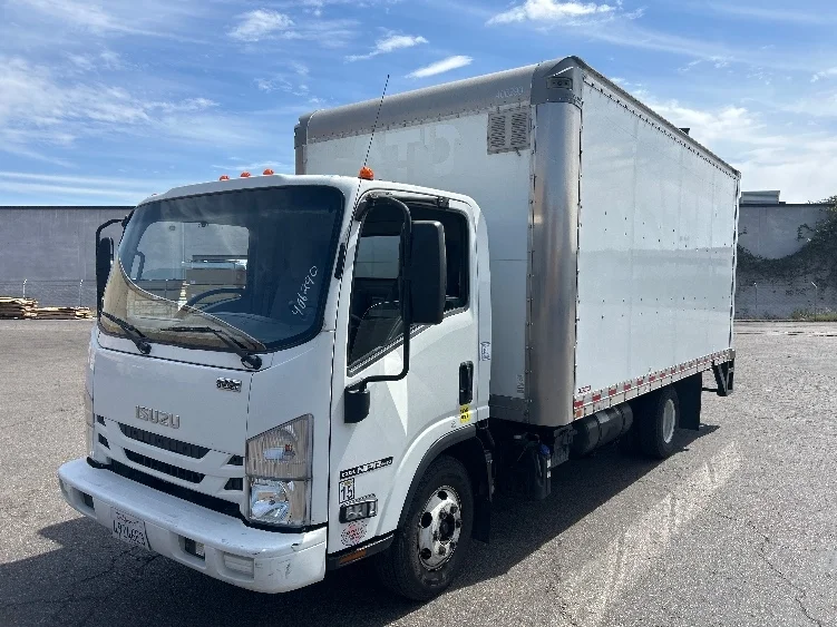 2022 Isuzu NPR - image 3