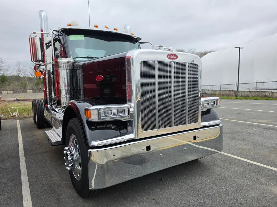 2027 Peterbilt 589 in Plainville, MA — photo 9
