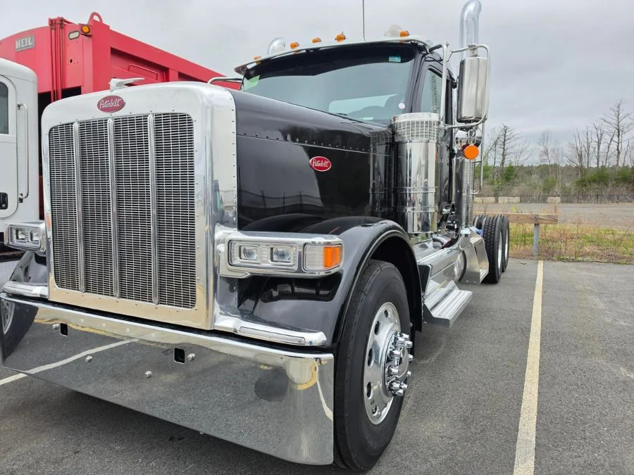 2027 Peterbilt 589 in Plainville, MA