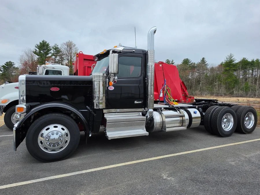2027 Peterbilt 589 in Plainville, MA — photo 8
