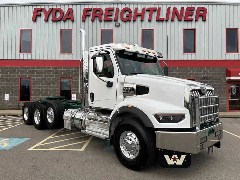 2027 Western Star 49X in Pittsburgh, PA — photo 2