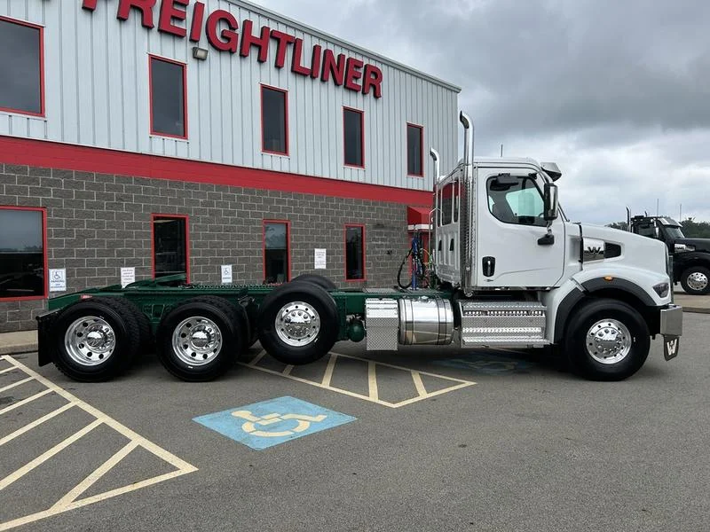 2027 Western Star 49X in Pittsburgh, PA — photo 3