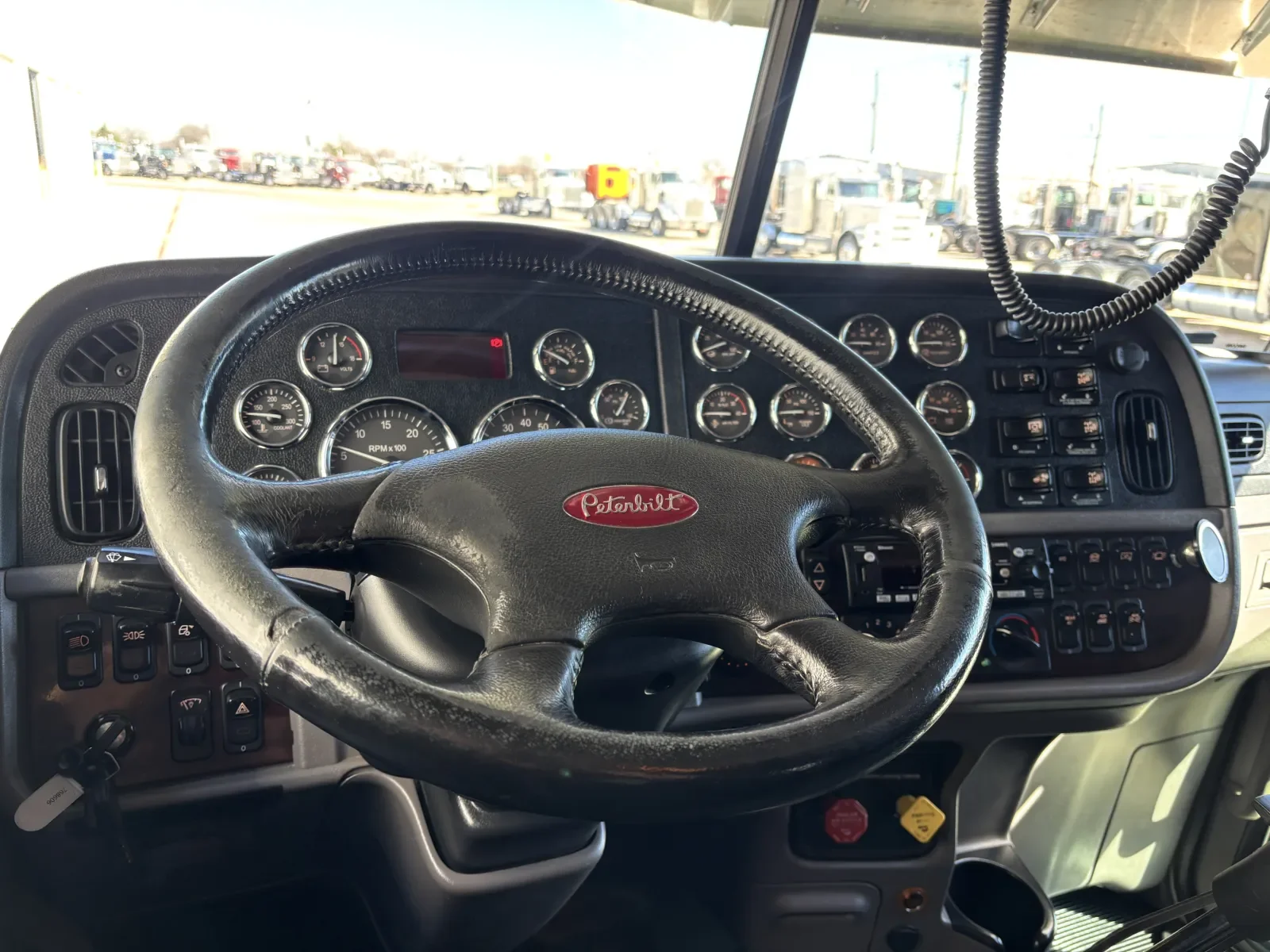 2022 Peterbilt 389 - image 16