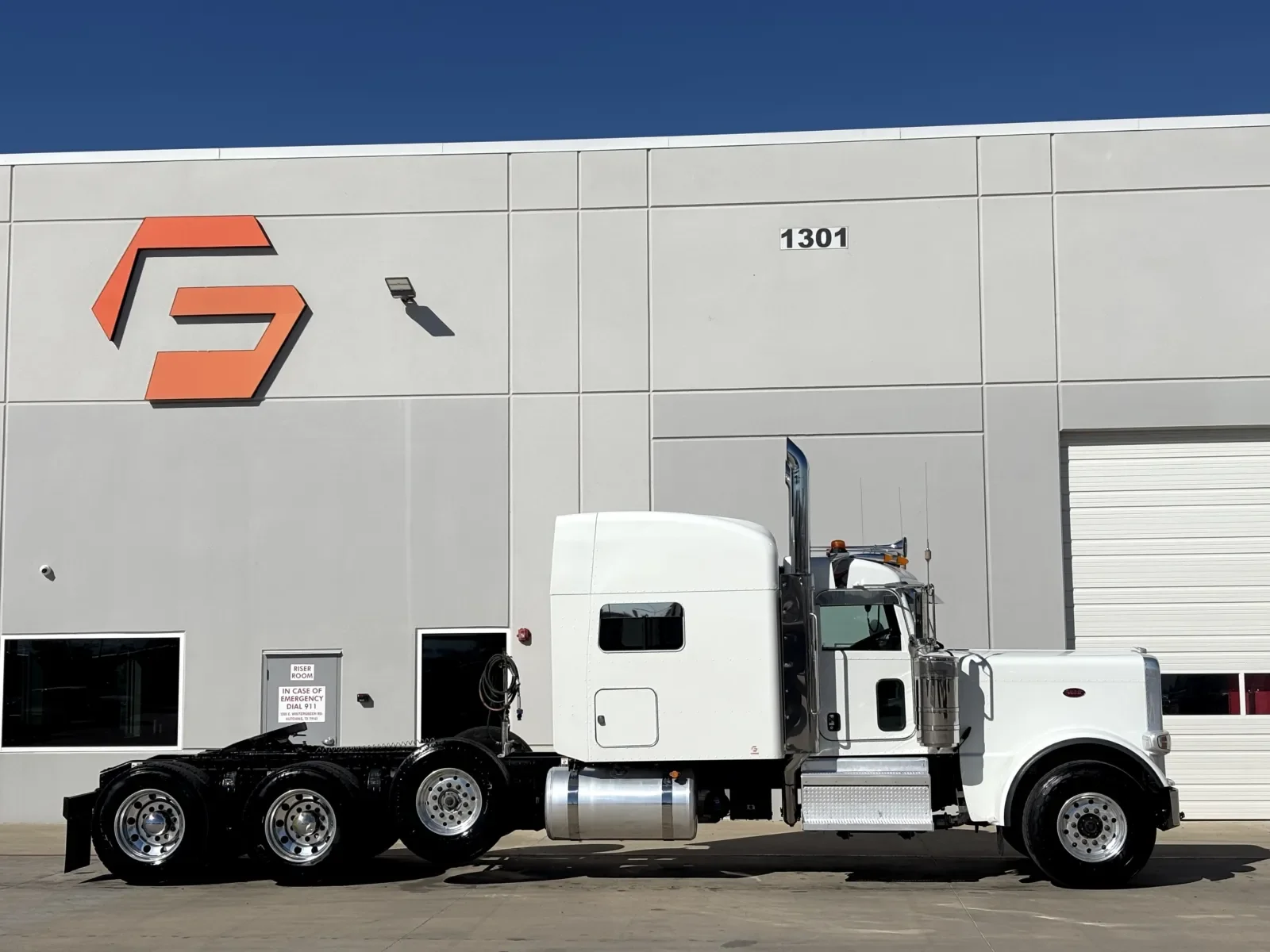 2022 Peterbilt 389 in Hutchins, TX — photo 3