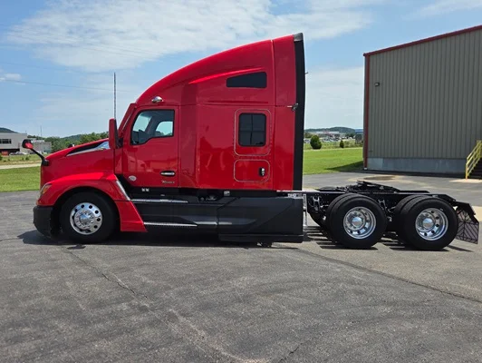 2023 Kenworth T680 in Chillicothe, OH — photo 11