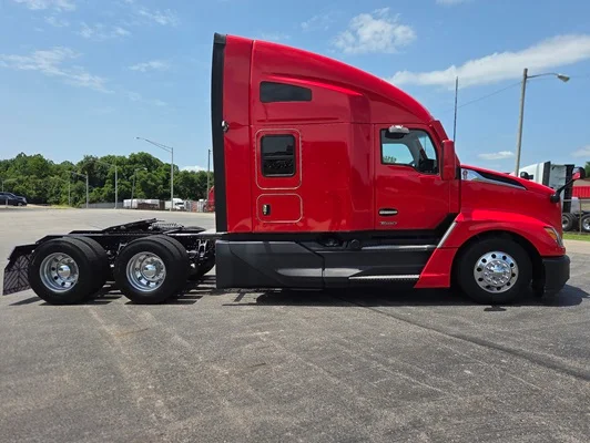 2023 Kenworth T680 in Chillicothe, OH — photo 8