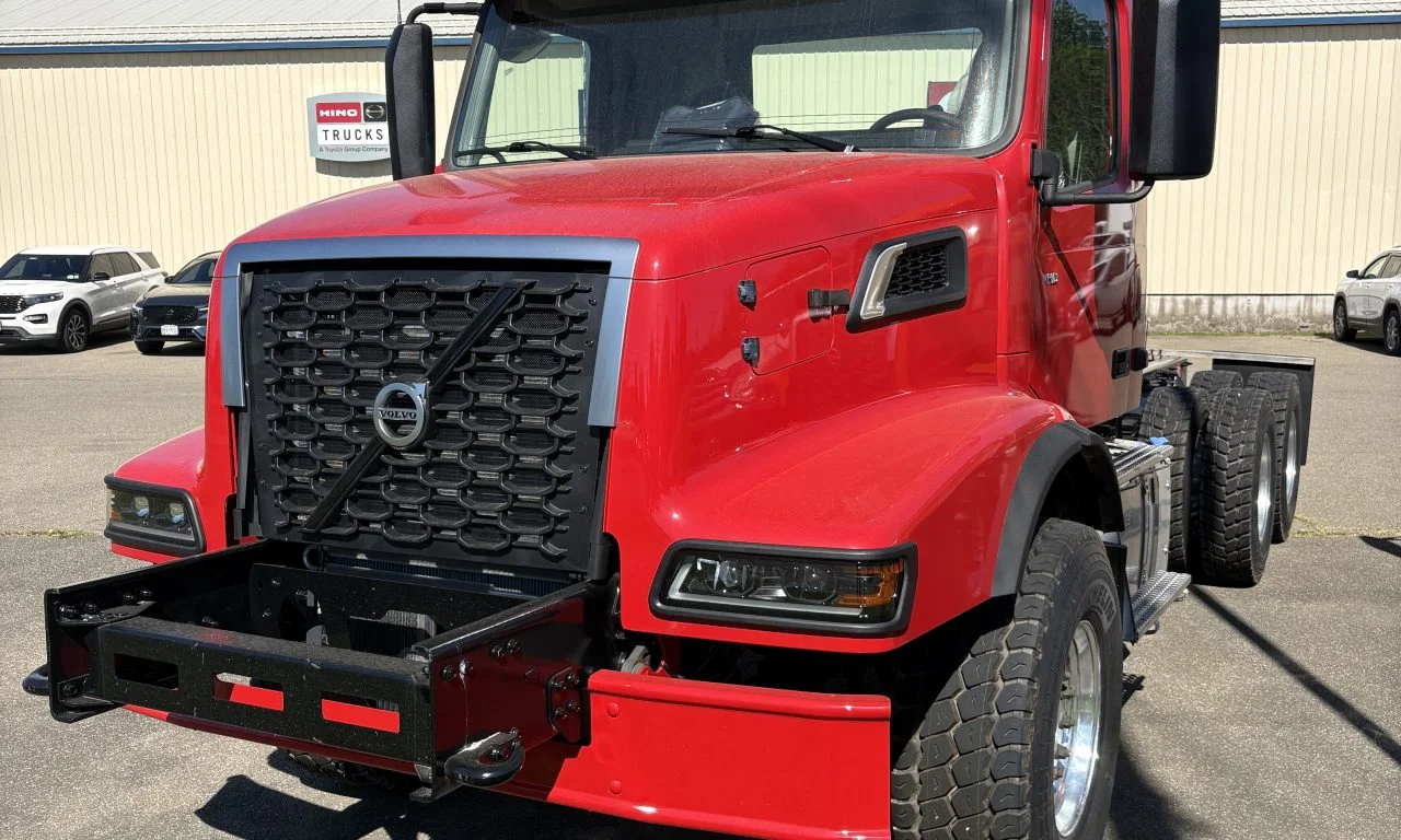 2026 Volvo VHD 300 in Elmira, NY — photo 3