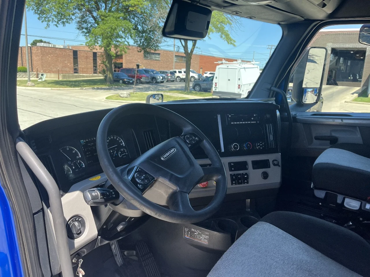 2022 Freightliner Cascadia in York Street Elmhurst, IL — photo 9