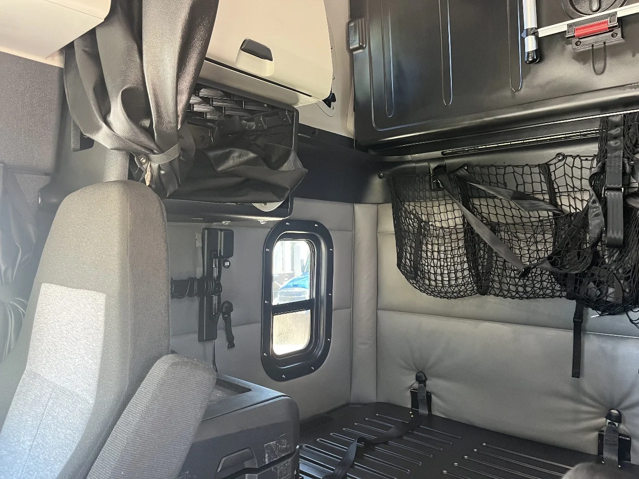 2022 Freightliner Cascadia in York Street Elmhurst, IL — photo 10