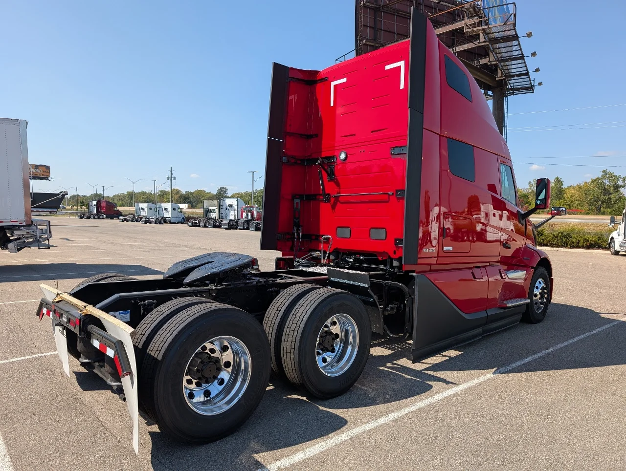 2026 Volvo VNL 860 in Romulus, MI — photo 7