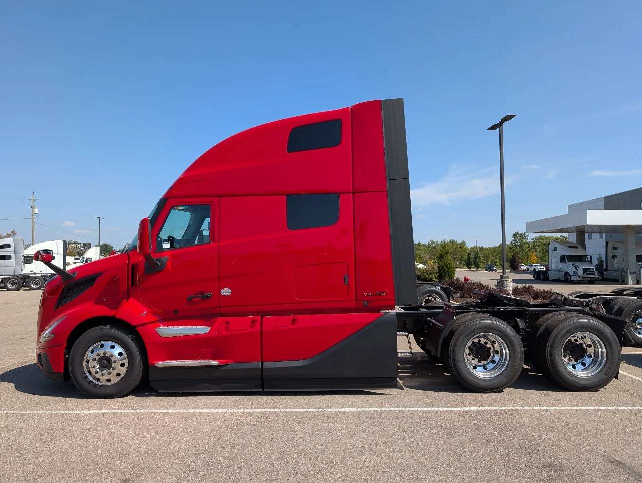 2026 Volvo VNL 860 in Romulus, MI — photo 4
