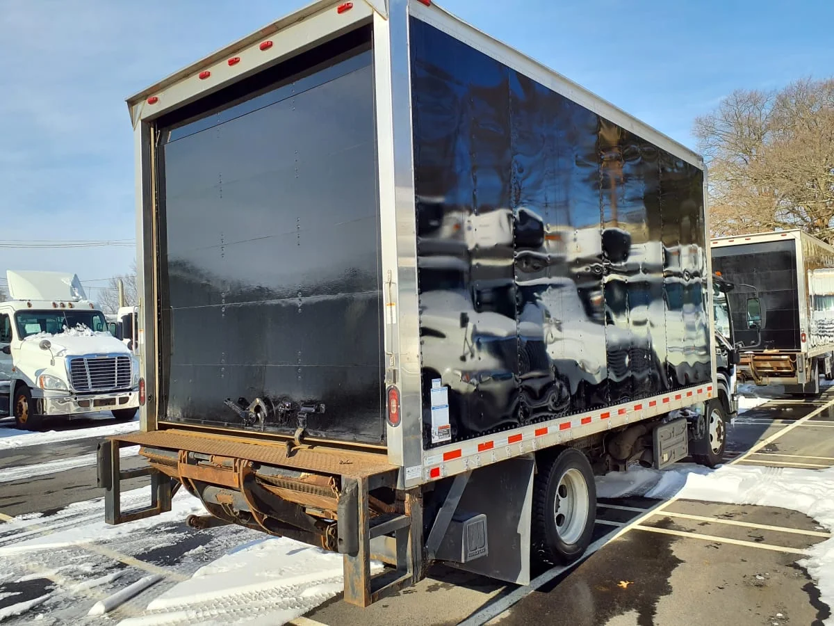 2019 Isuzu NQR - image 4