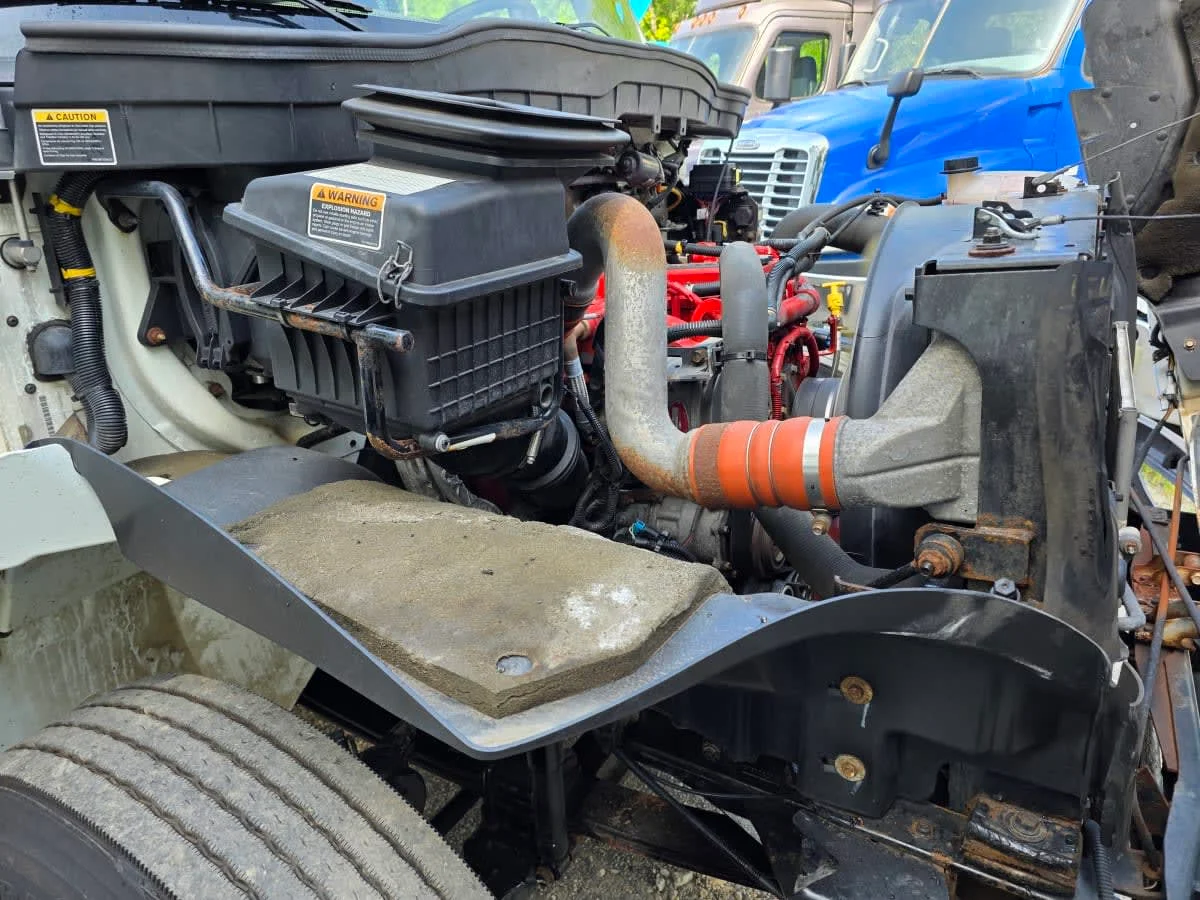 2018 International 4300 - image 16