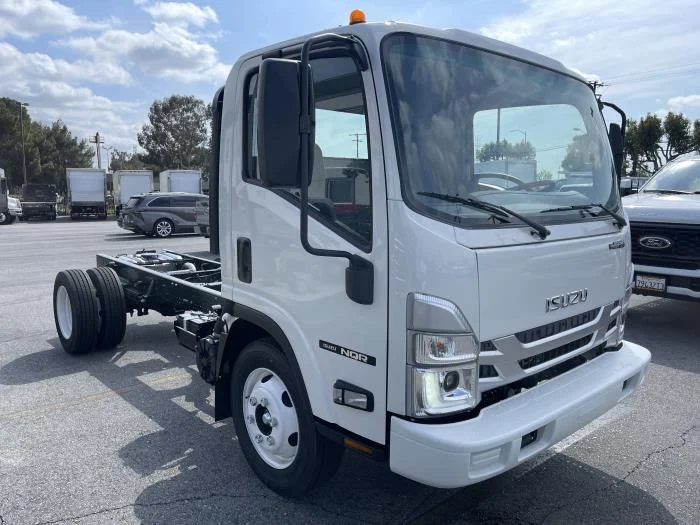 2026 Isuzu NQR — photo 7