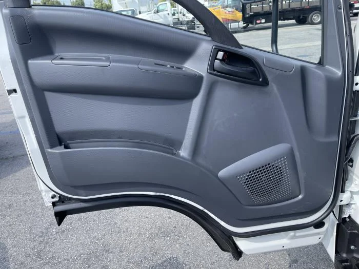 2026 Isuzu NQR — photo 11