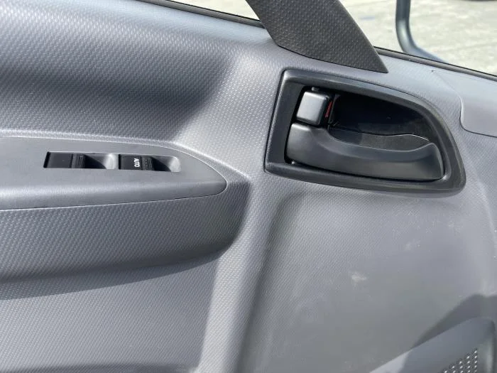 2026 Isuzu NQR — photo 12