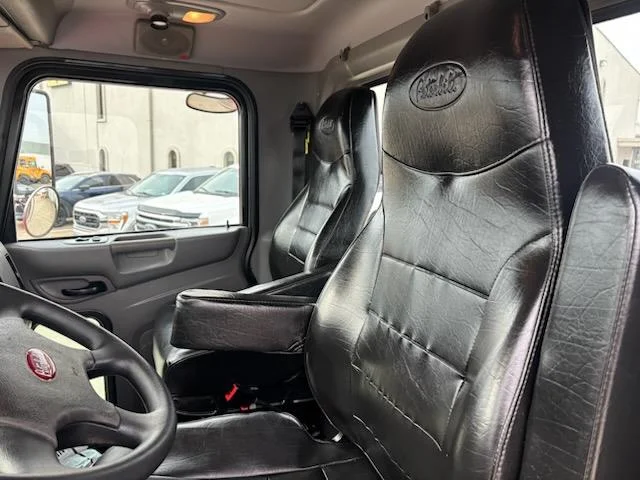 2020 Peterbilt 348 - image 10