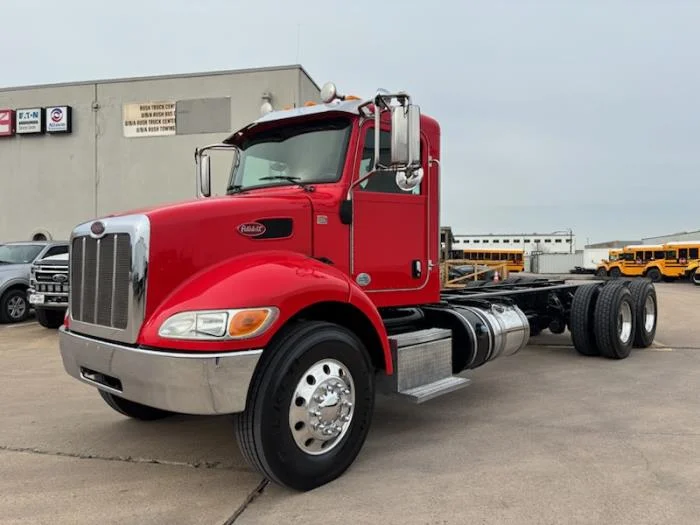 2020 Peterbilt 348 - image 7