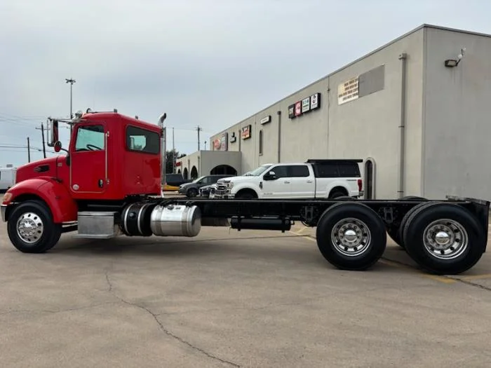 2020 Peterbilt 348 - image 6