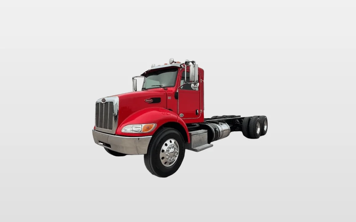 2020 Peterbilt 348 - image 1