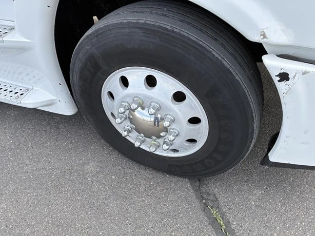 2015 Freightliner Cascadia - image 27