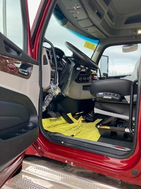 2027 Peterbilt 589 - image 12
