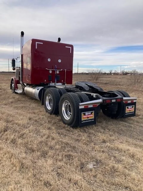 2027 Peterbilt 589 - image 6