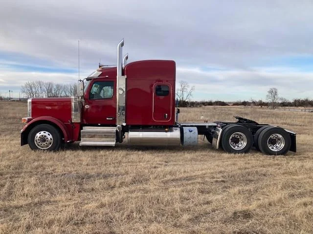 2027 Peterbilt 589 - image 5