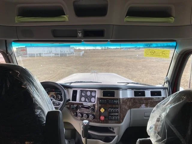 2027 Peterbilt 589 - image 19
