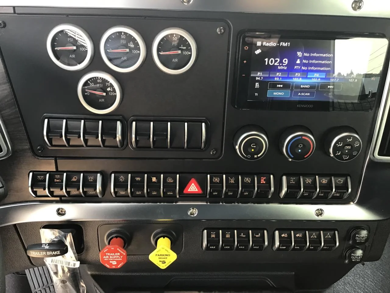 2024 Western Star 49X in Pacific, WA — photo 8