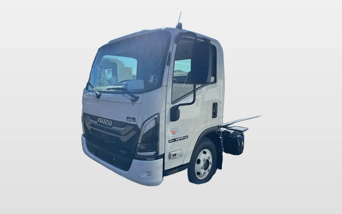 2025 Isuzu - image 1
