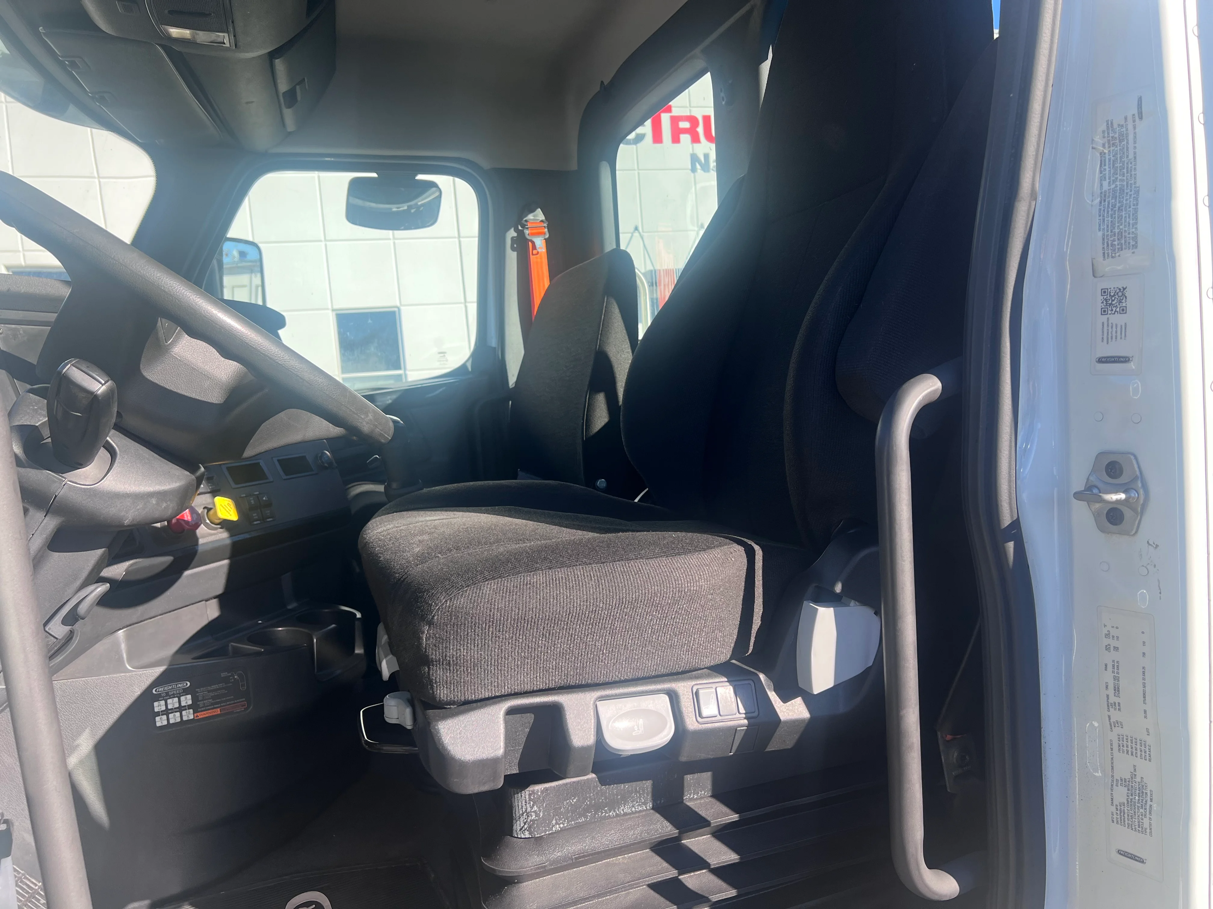 2023 Freightliner Cascadia in Nashville, TN — photo 13