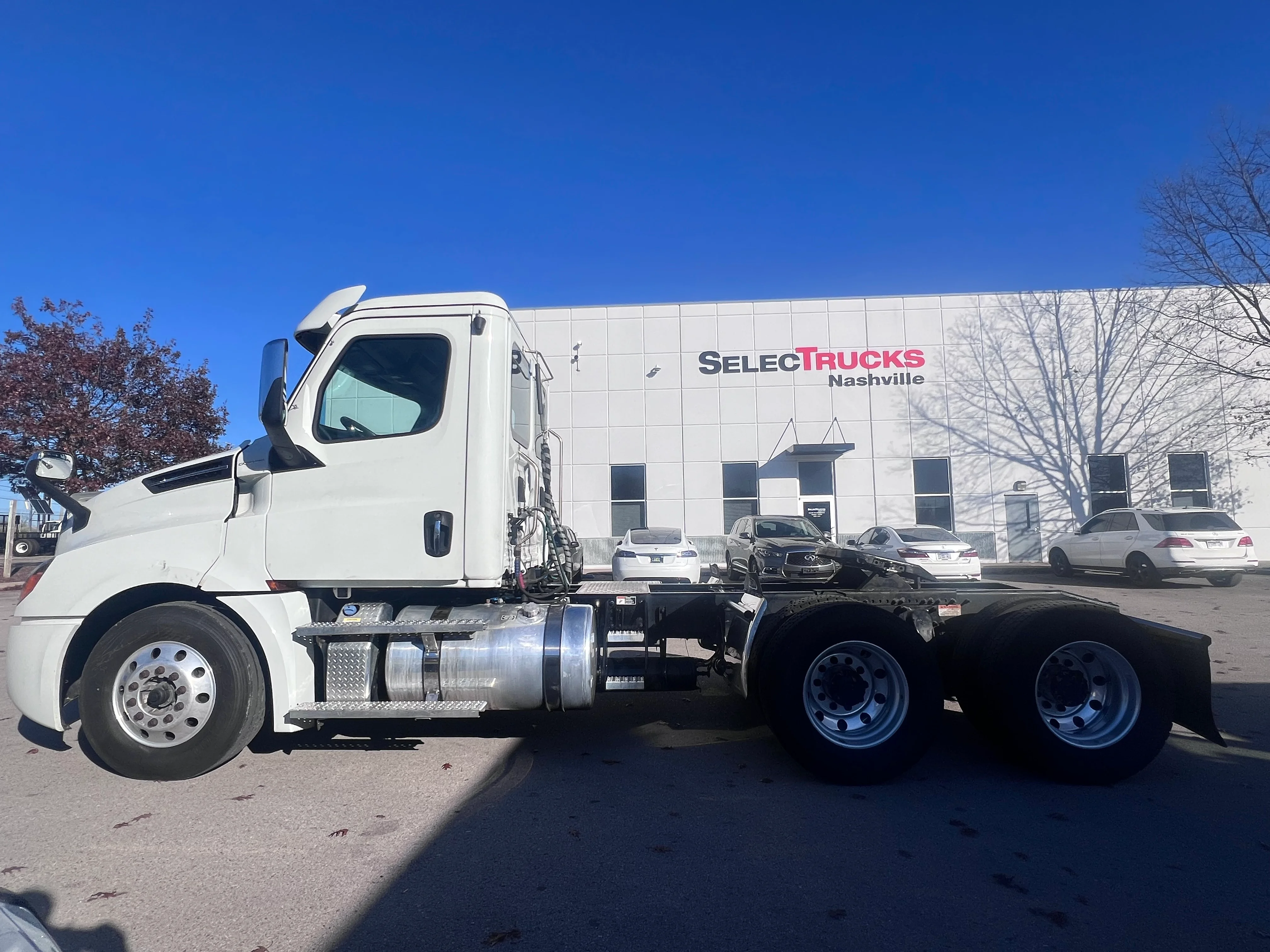 2023 Freightliner Cascadia in Nashville, TN — photo 2